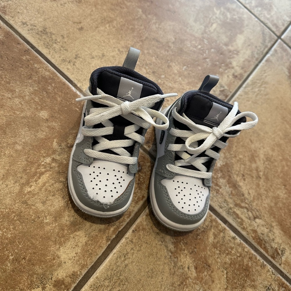 Nike Air Jordan High Toddler 5C White and Gray Sneakers